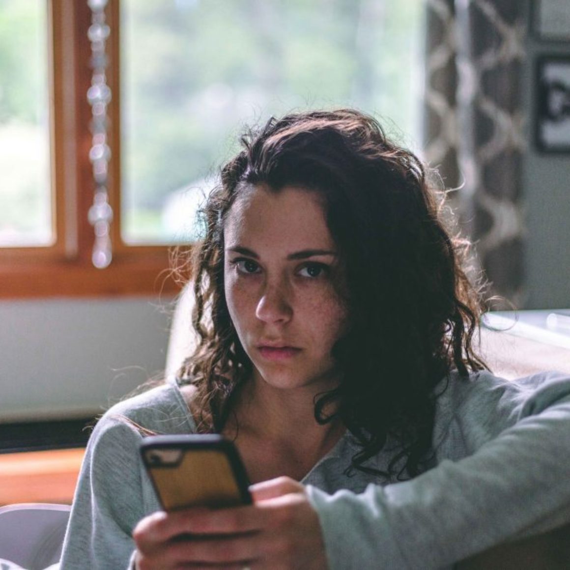 brunette-couch-potato-curly-hair-1497856-web-1024x683